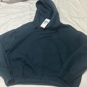Brand new women’s Nike sweater